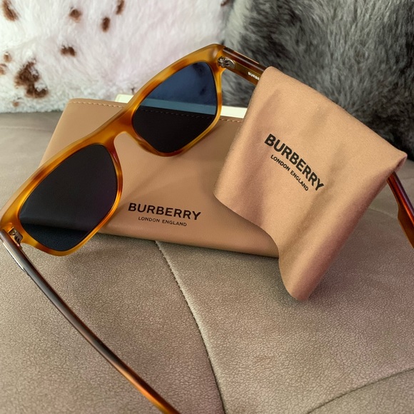 BURBERRY Sunglasses New - Picture 3 of 9